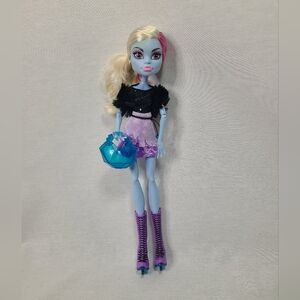 Monster High Abbey Bominable Doll Wearing Maul Session Fashion Pack 2011 Mattel